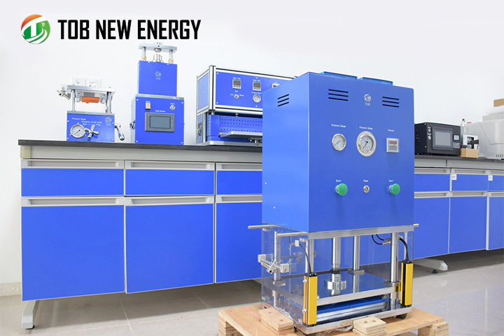 Test delle apparecchiature di laboratorio per batterie personalizzate TOB new energy prima della consegna
